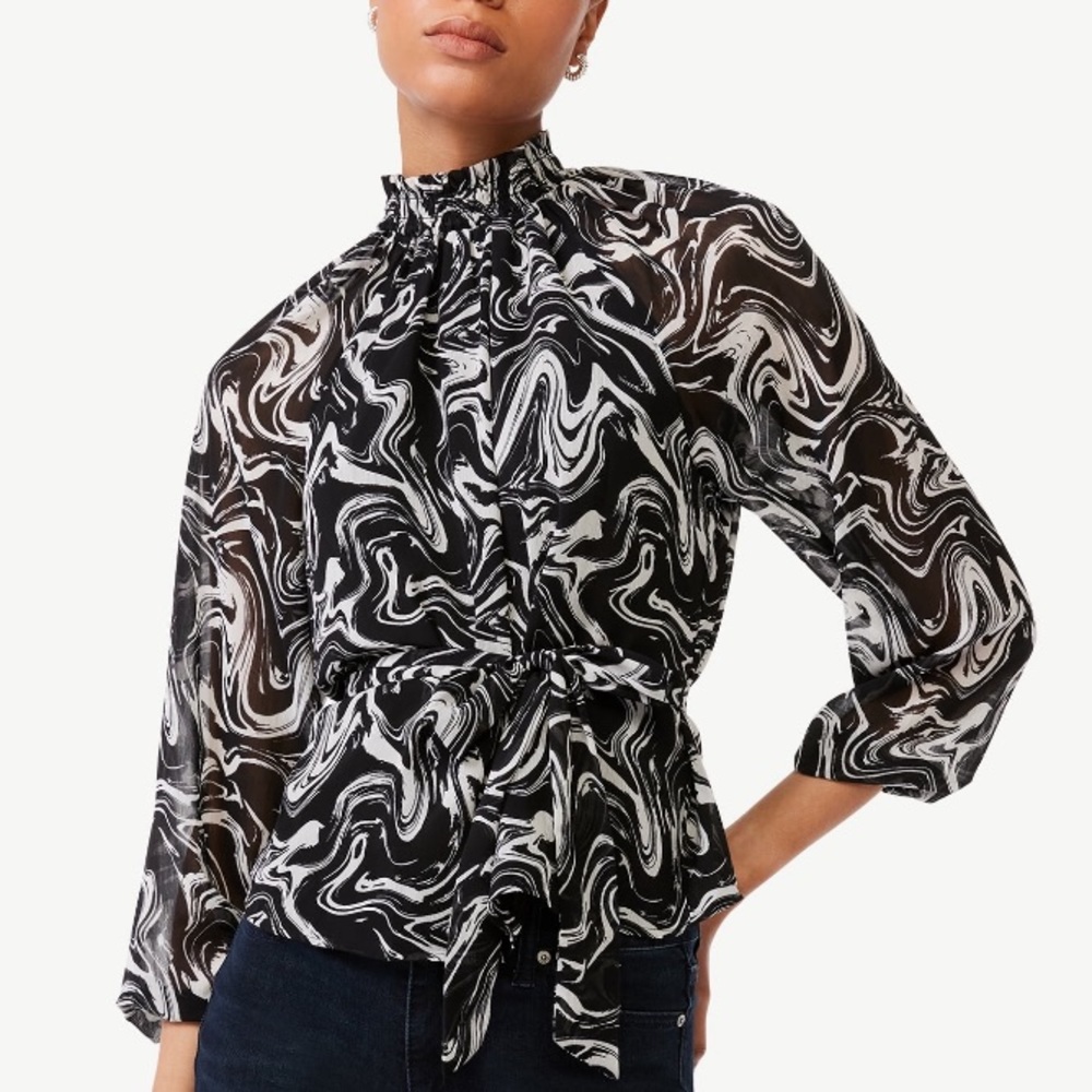 🆕 Smocked Neck Tie Waist Blouse Size M & L available!